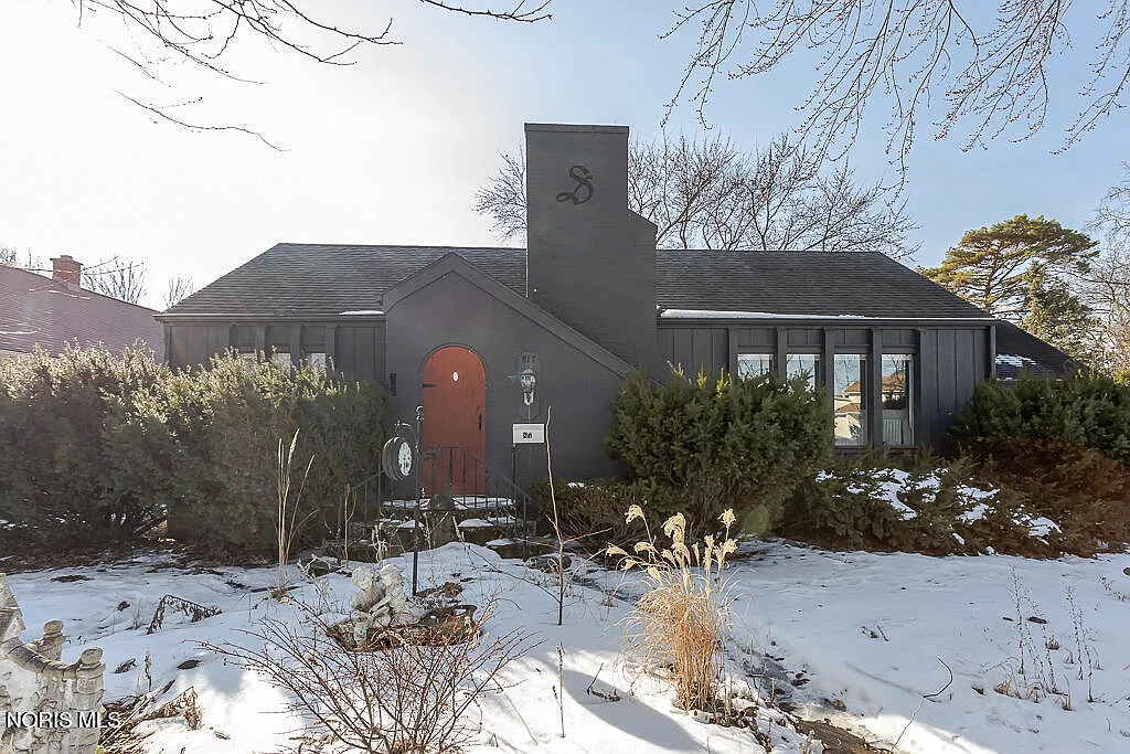 817 W Center St photo 1