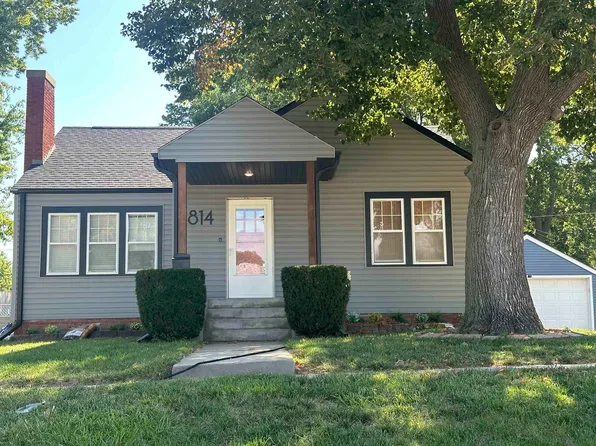 814 Briggs Ave, Hastings, NE 68901