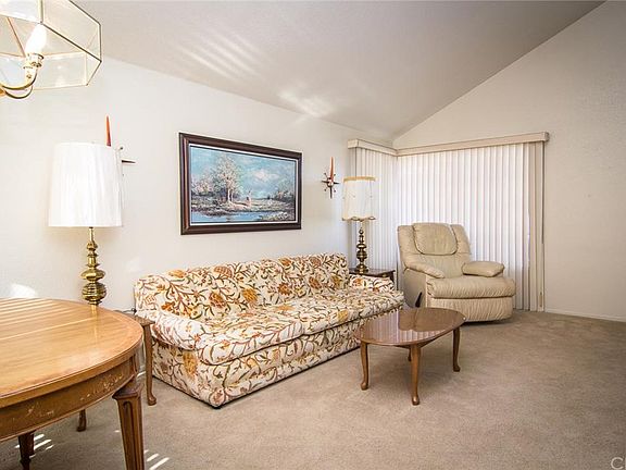 5th image of 697 Goldenrod St