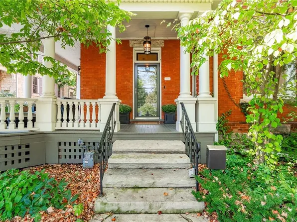 138 Dublin St N, Guelph, ON N1H 4N7