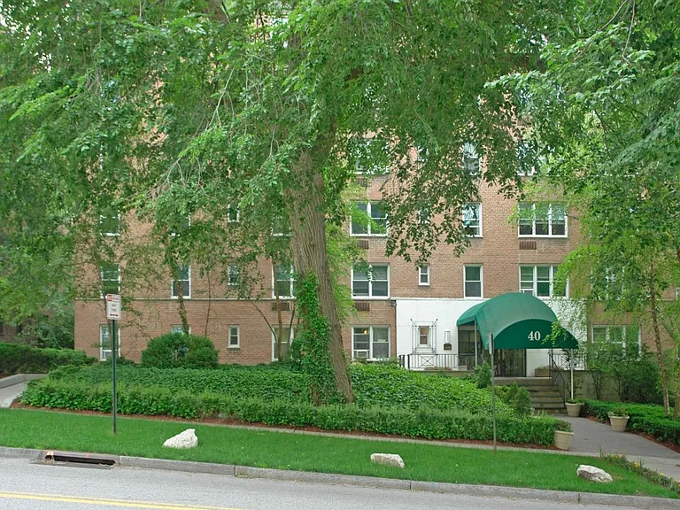 40 Barker Avenue — Photo 2