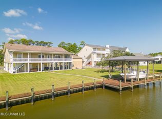 206 Hackberry Dr, Pass Christian, MS 39571