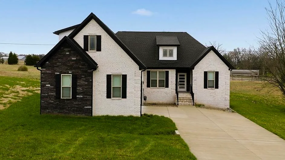 126 Briar Creek Dr photo 1