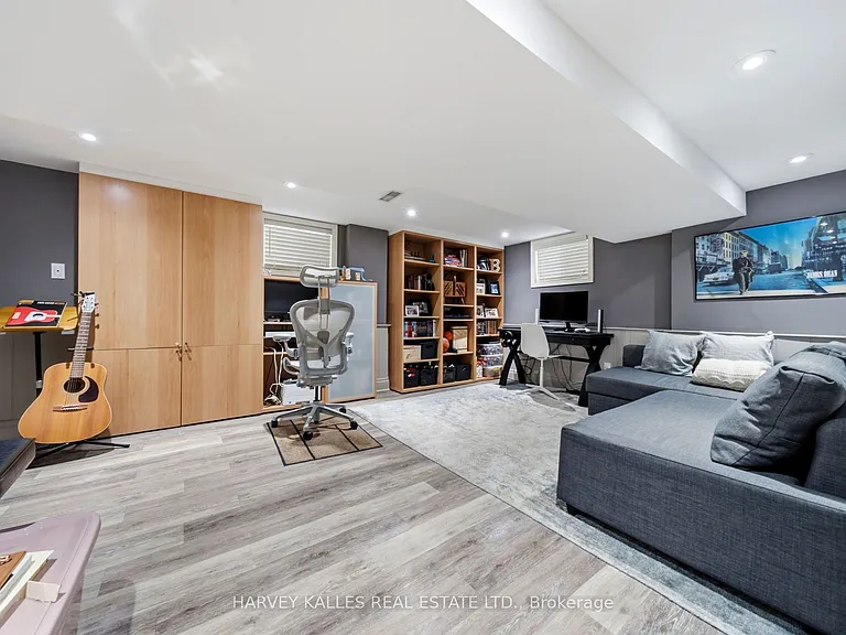 67 Falcon St — Photo 34
