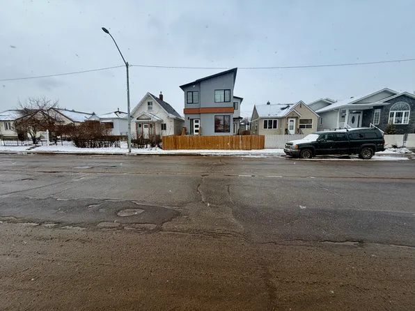 11234 95th St NW, Edmonton, AB T5G 1K9
