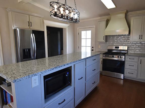 3rd image of 765 Corinth Rd