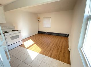 4 Imperial Dr, Selden, NY 11784