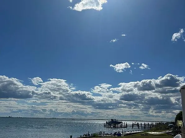 78 Riviera Dr S, Massapequa, NY 11758