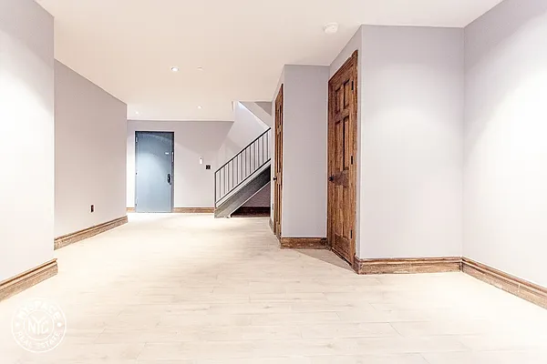 Rented by MySpaceNYC | media 5