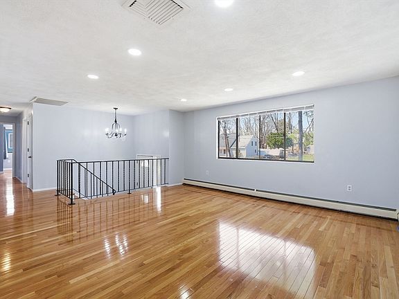 3rd image of 69 Lake St