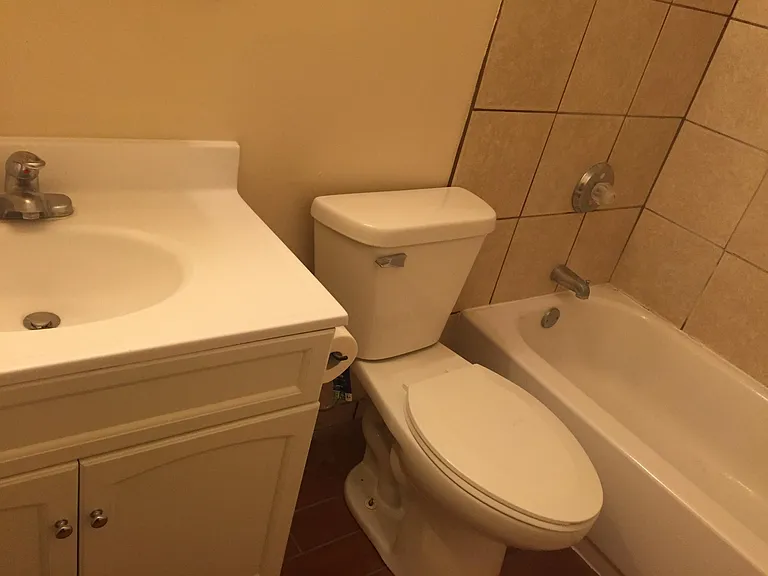 2S705 Winchester Cir E #2 — Photo 12