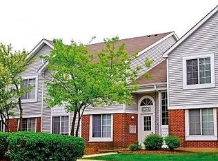 1917 Mora Ct APT 203, Schaumburg, IL 60193