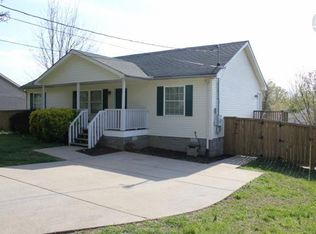 1137 Old Charlotte Rd, White Bluff, TN 37187