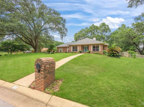 704 Copper Ridge Dr, Cantonment, FL 32533