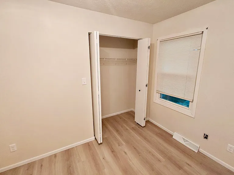 540 Lewis St #E — Photo 13