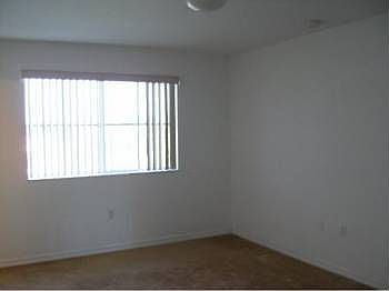 4th image of 1900 SW 60th Ave