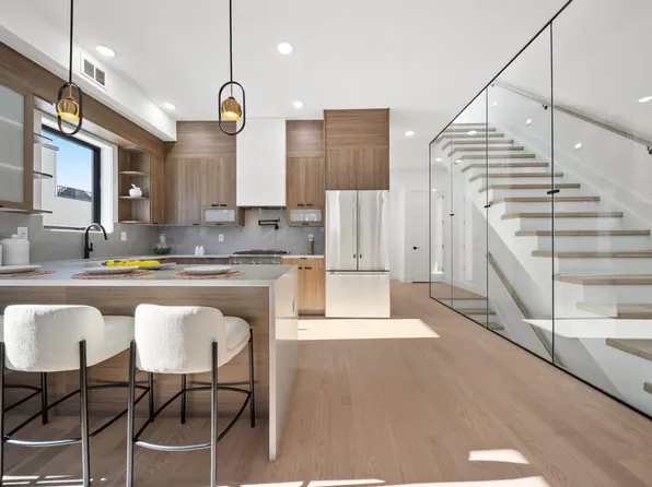 13 Lienau Place image 8 of 34