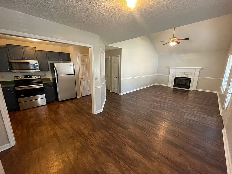 1004 Creekside Pl — Photo 14