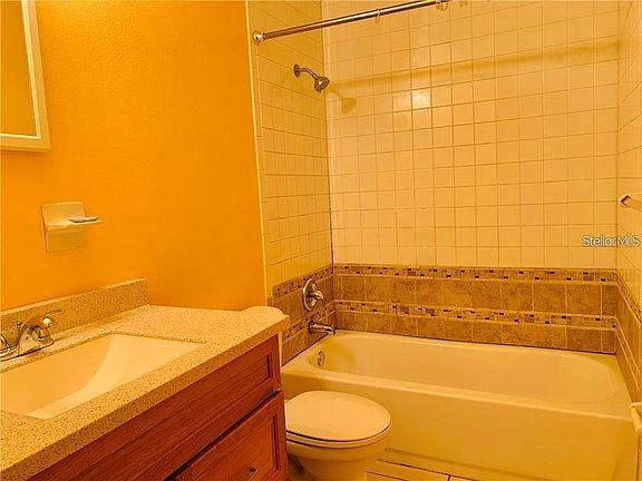 3rd image of 912 Grape Ave #914
