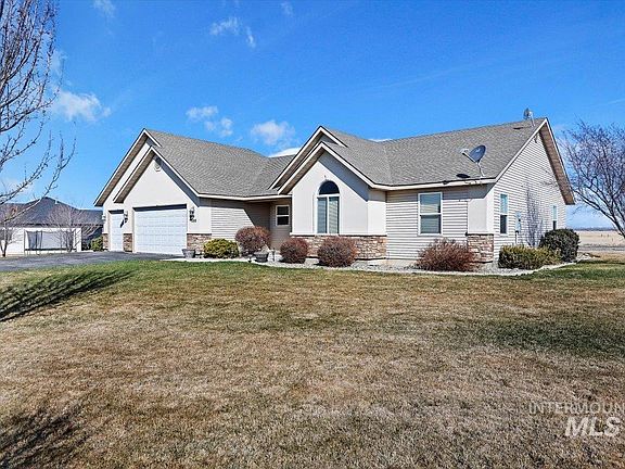 2nd image of 258 Mariposa Cir