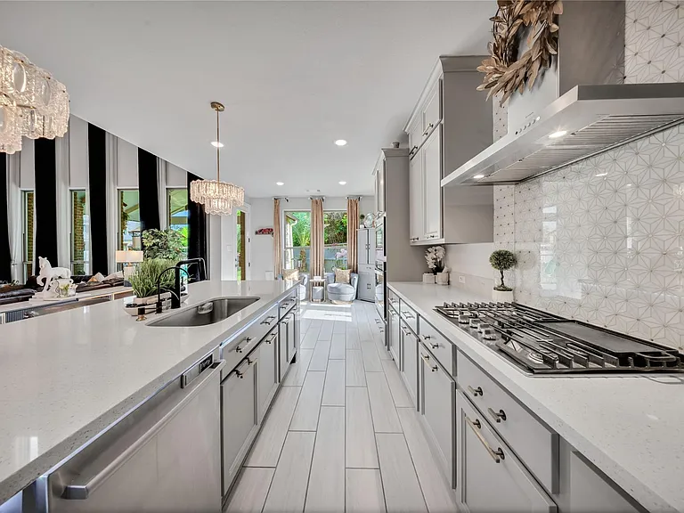 8826 Forest Side Dr — Photo 14