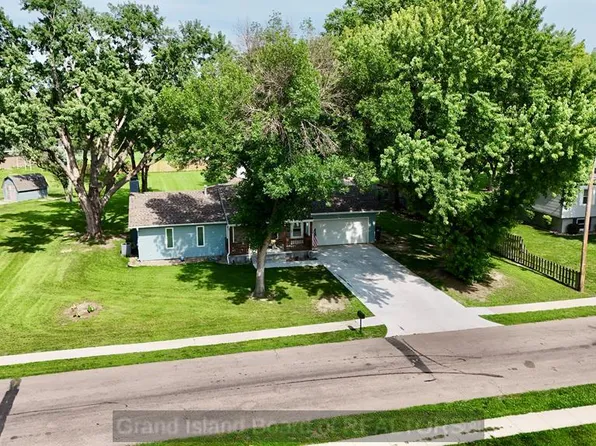 2317 Gateway Ave, Grand Island, NE 68803