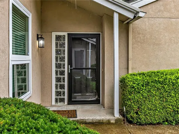 12735 W 108th Pl, Overland Park, KS 66210
