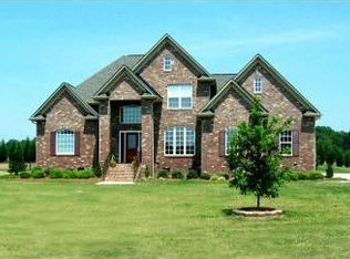 1009 Creekwalk Dr, Stanley, NC 28164