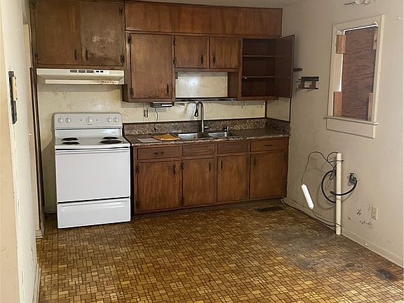 4th image of 4426 Reichhold Rd