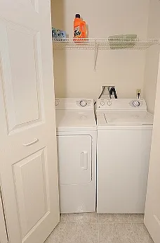 Stonehaven Apartments — Photo 26