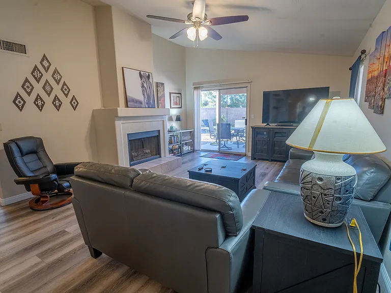 7714 W Topeka Dr — Photo 8
