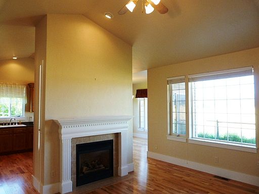3rd image of 112 Dogwood Ct