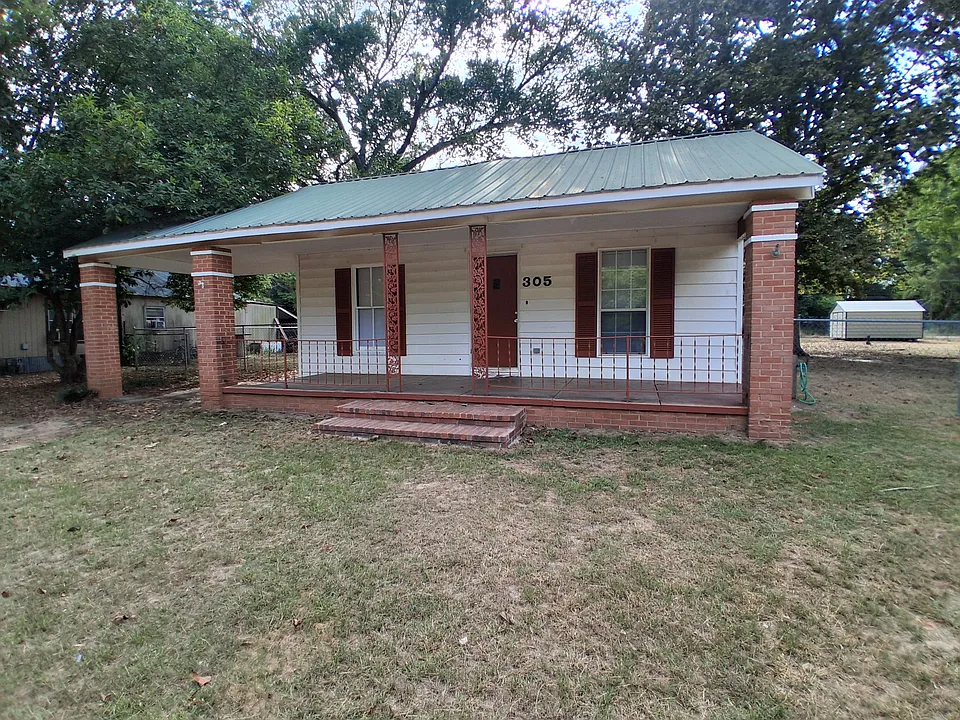 305 Sycamore St