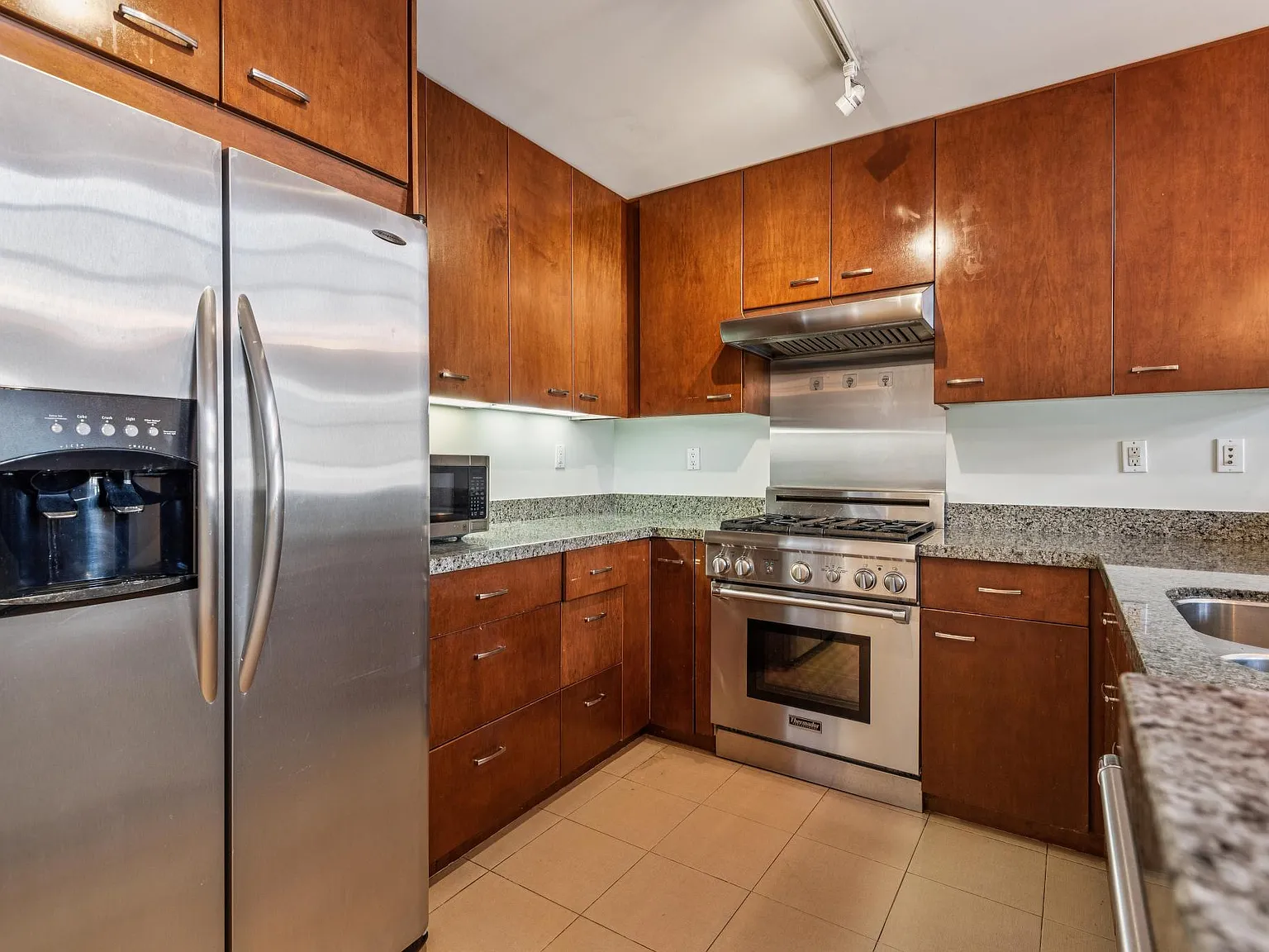 2 bed, 1420 sqft, $8,500 — Photo 4