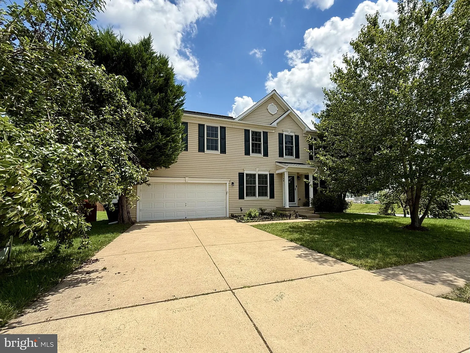 4 bed, 3.5 bath, 3616 sqft, $3,100 — Photo 2