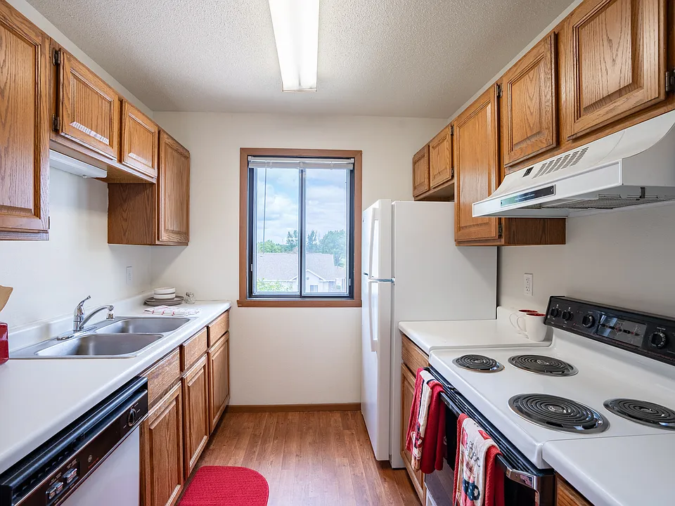 Fargo, ND Briar Pointe Apartments | Kitchen