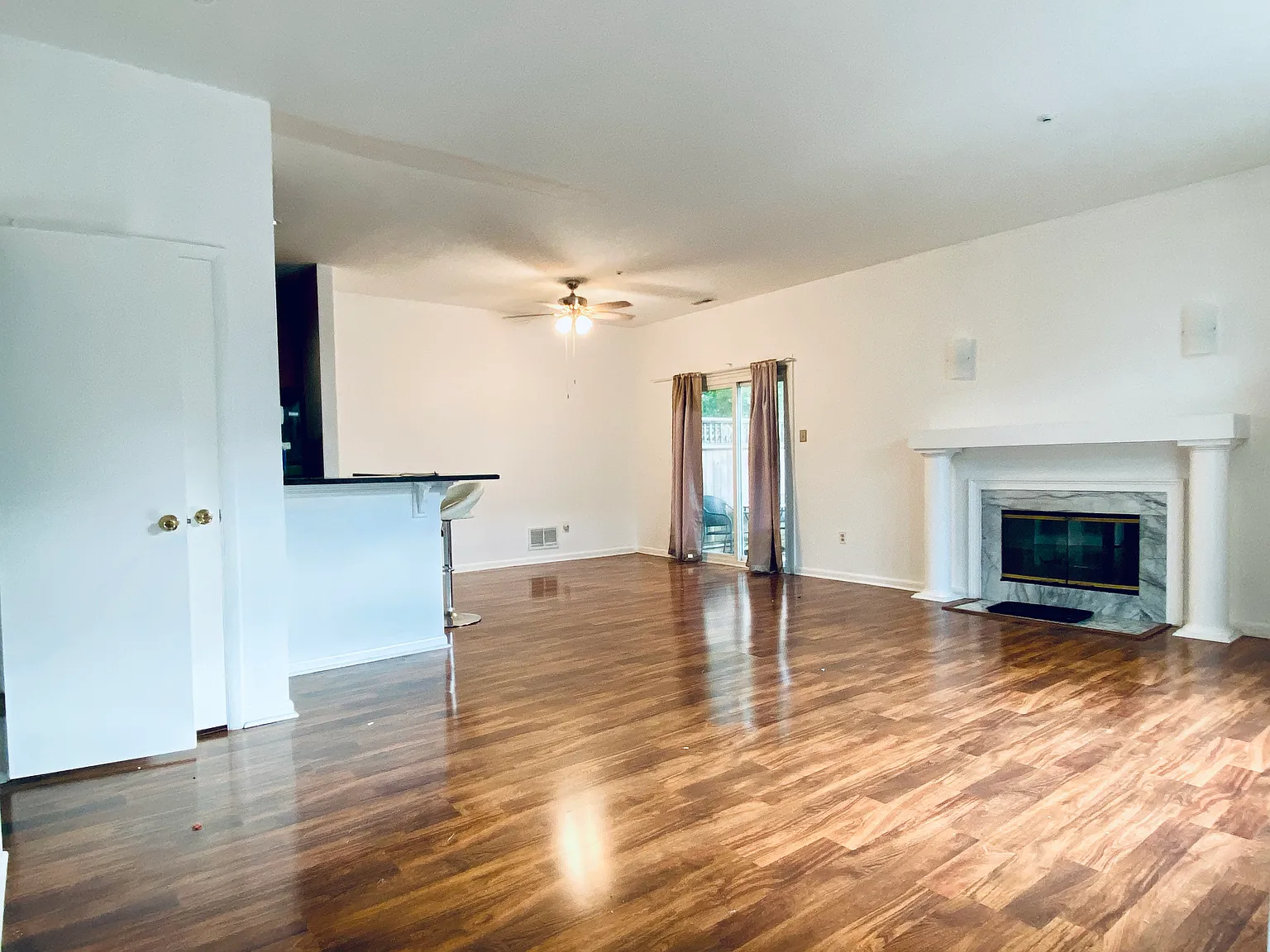 2 bed, 2.5 bath, 1244 sqft, $2,100 — Photo 1