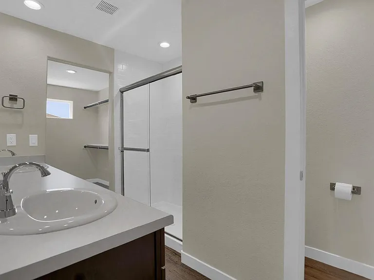 3792 Venice Grv — Photo 14