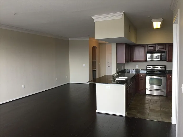 7575 Kirby Dr #2420 — Photo 8