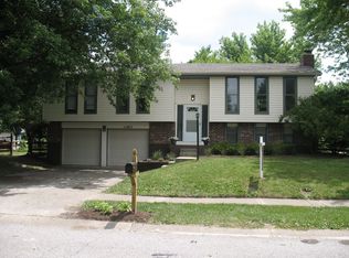 11410 Crestview Dr, Fishers, IN 46038