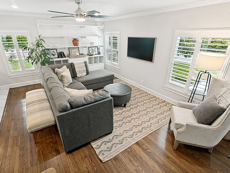 488 E Olmos Dr #3 — Photo 8