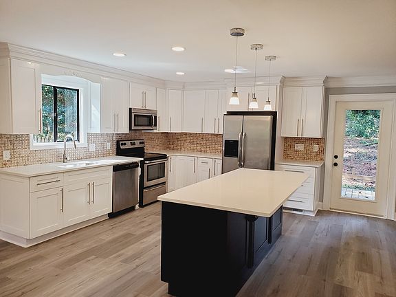4th image of 3411 Brookhill Cir