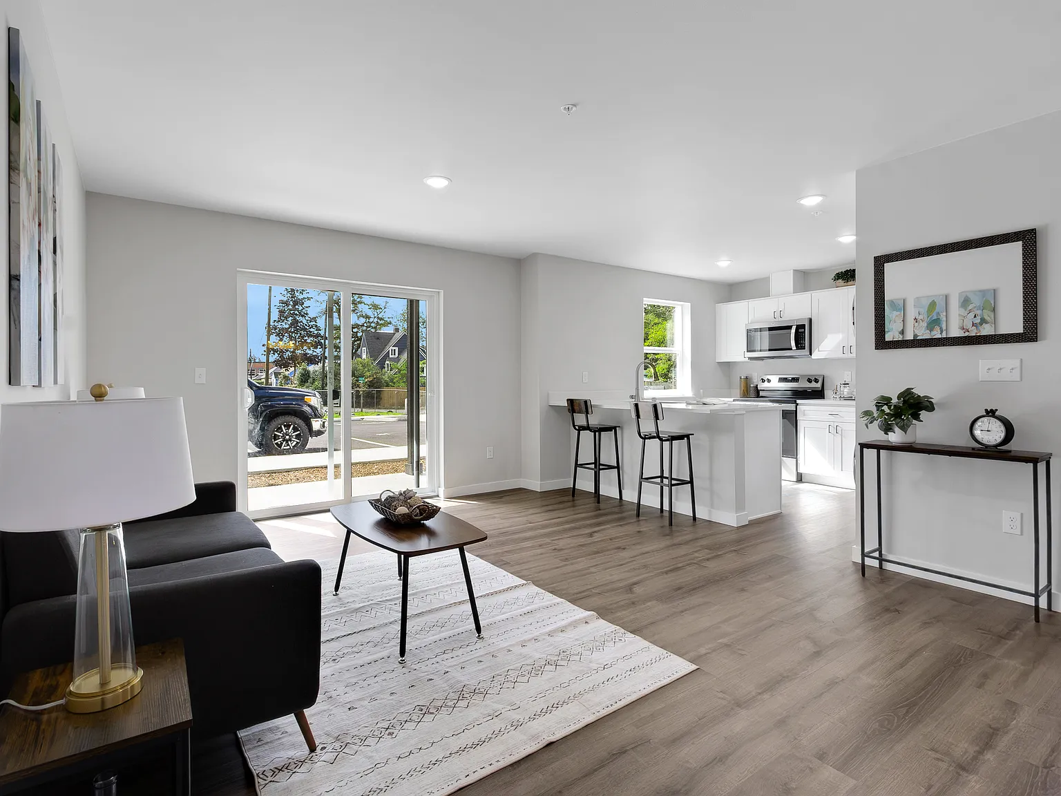 1 bed, 602 sqft, $1,800 — Photo 1