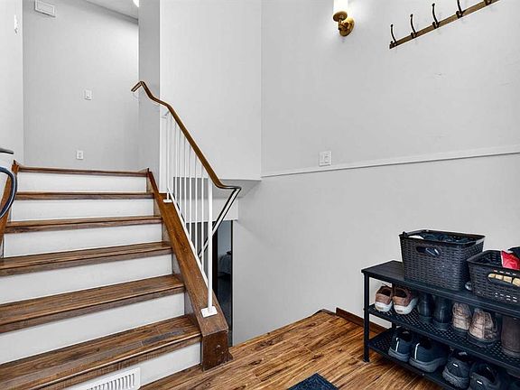 5th image of 82 SW Ranchero Rise NW