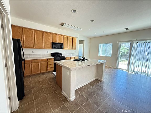 5th image of 1372 Derby Ct