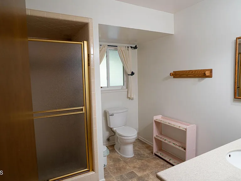 10872 Kings Rd — Photo 10