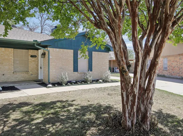 7724 Jennifer Ln, North Richland Hills, TX 76182