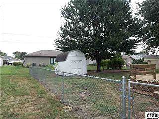 2nd image of 823 Maplewood Dr