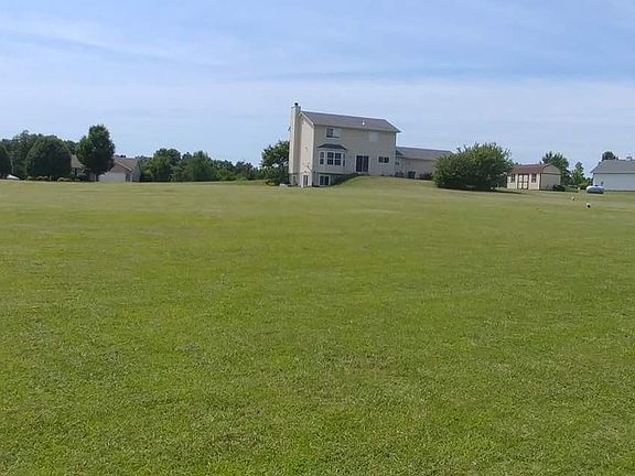 3rd image of 410 Sydna Ct