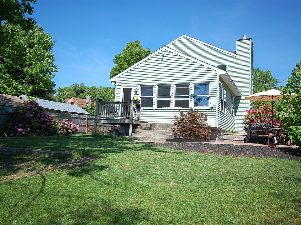2nd image of 45 Holiday Ln